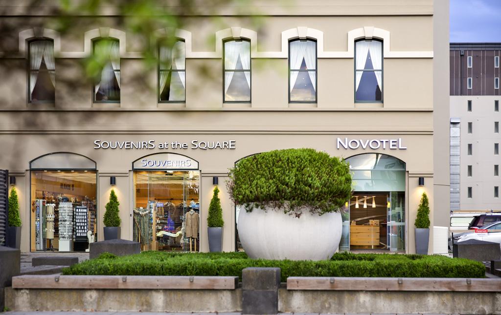 Novotel Christchurch Cathedral Square Exterior photo