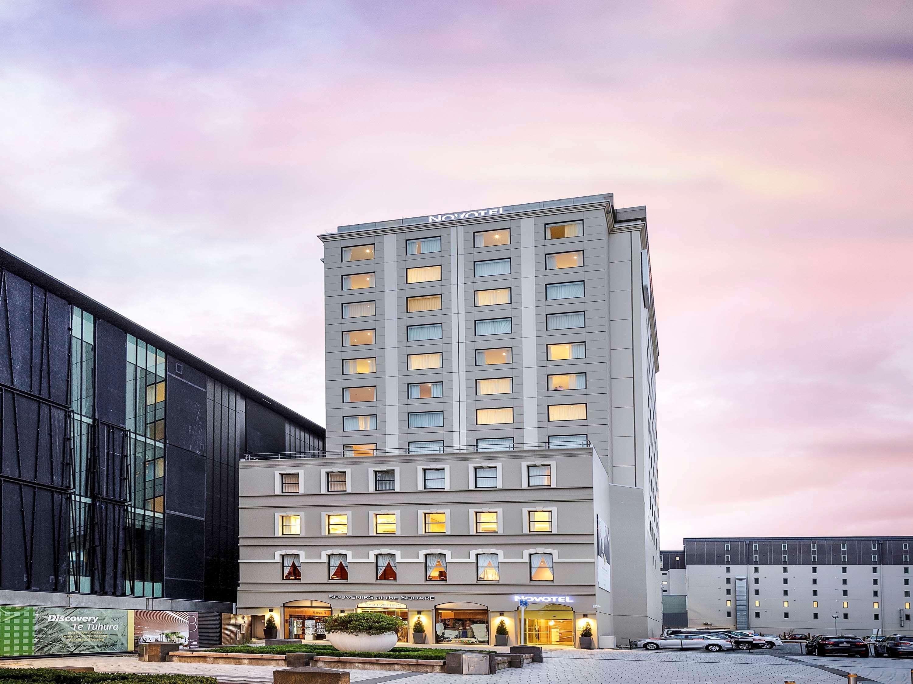 Novotel Christchurch Cathedral Square Exterior photo